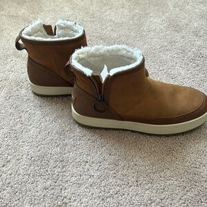 Koolaburra Ugg Boots, Size 9